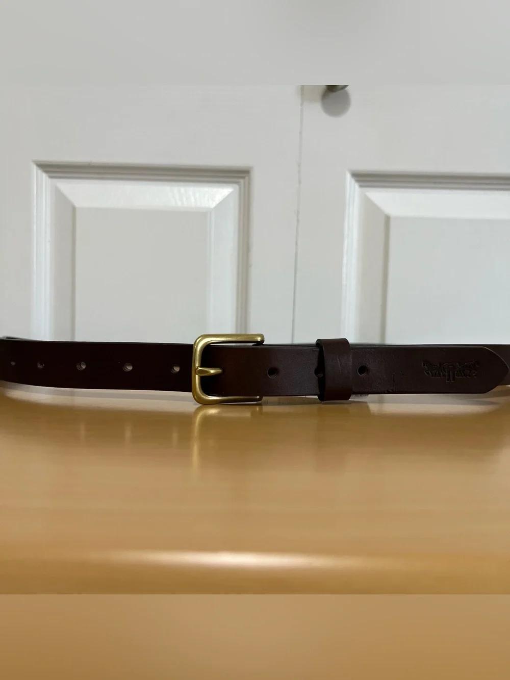 Levi’s Dark Brown Full Grain Leather Belt Brass Buckle Embossed Logo Sz 44 Italy